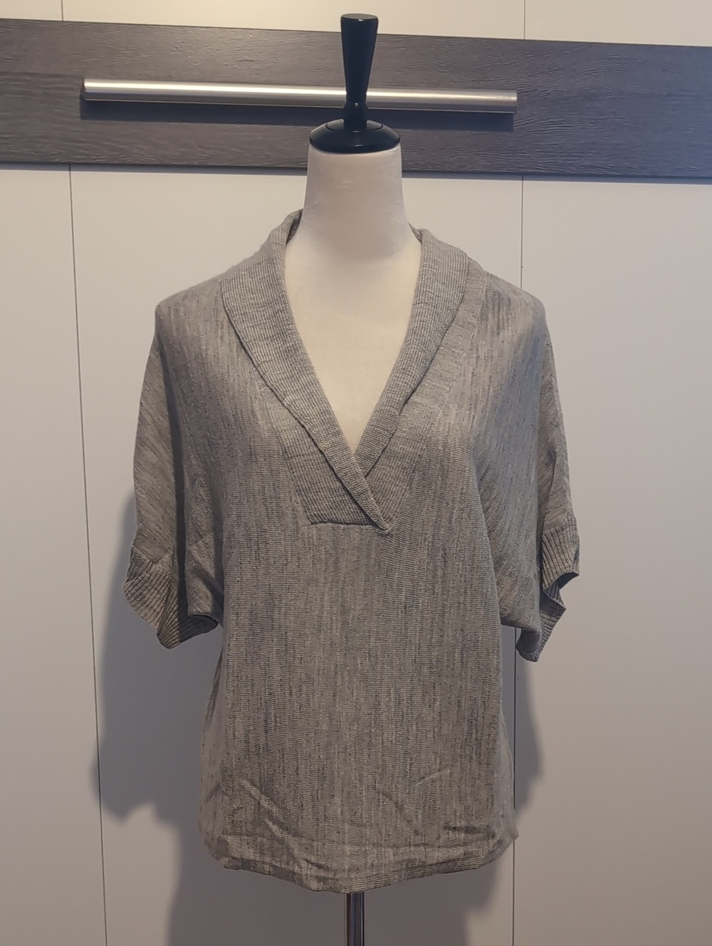 Coldwater Creek Light Gray V-Neck Short Sleeve Tunic
